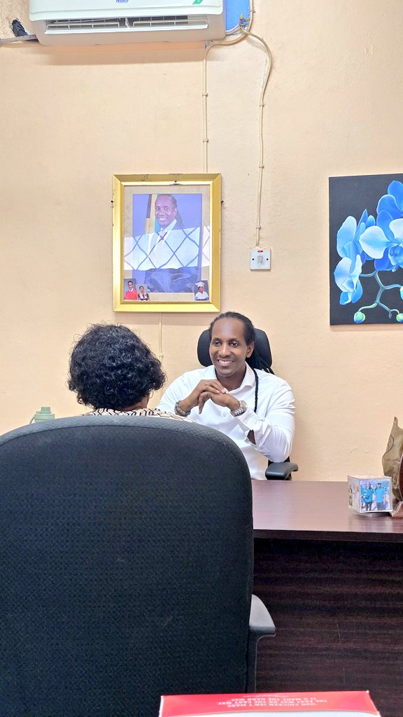 terrelonge2016's tweet photo. Constituency office day. Welcome to East Central. We are more than a community. We are family. #StrongwithTerrelonge #Portmore #Jamaica https://t.co/0y7le2jj4M