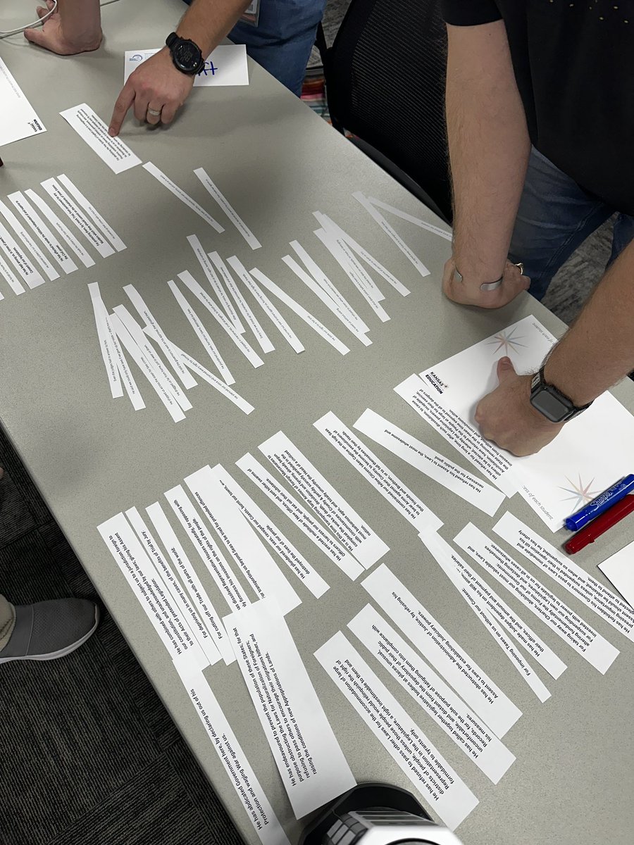 Getting ready for the #250th At the Oakley PLC while incorporating tech and CER with the Declaration of Independence grievances. #KSHGSS <a href="/mrtopliff/">Mr.Topliff</a> <a href="/AmyWalkerKS/">Amy Walker</a> <a href="/NHTOYMc/">Nathan McAlister</a>