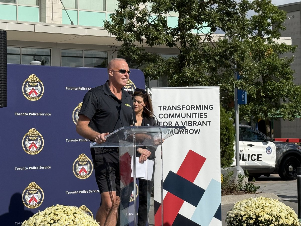 Mayor Olivia Chow 🇨🇦 (@mayoroliviachow) on Twitter photo I’m so proud to be here, to gather together to officially open the new Community Safety Hub here at the Shops at Don Mills.
A hub like this is so important. Partnership like this is the key to building a safer, more caring Toronto. At this hub, police, community members, and I’m so proud to be here, to gather together to officially open the new Community Safety Hub here at the Shops at Don Mills.
A hub like this is so important. Partnership like this is the key to building a safer, more caring Toronto. At this hub, police, community members, and