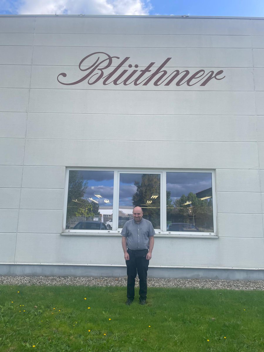 pianotunermjr's tweet image. Just had the incredible experience of visiting the Blüthner Piano factory in Leipzig! 🎹✨

#bluthner #Leipzig #piano #pianist #pianoplayer #pianotuner #pianotuning #music #pianotuners #grandpiano #germany #england #matthewrichards #matthewjamesrichards #musicians