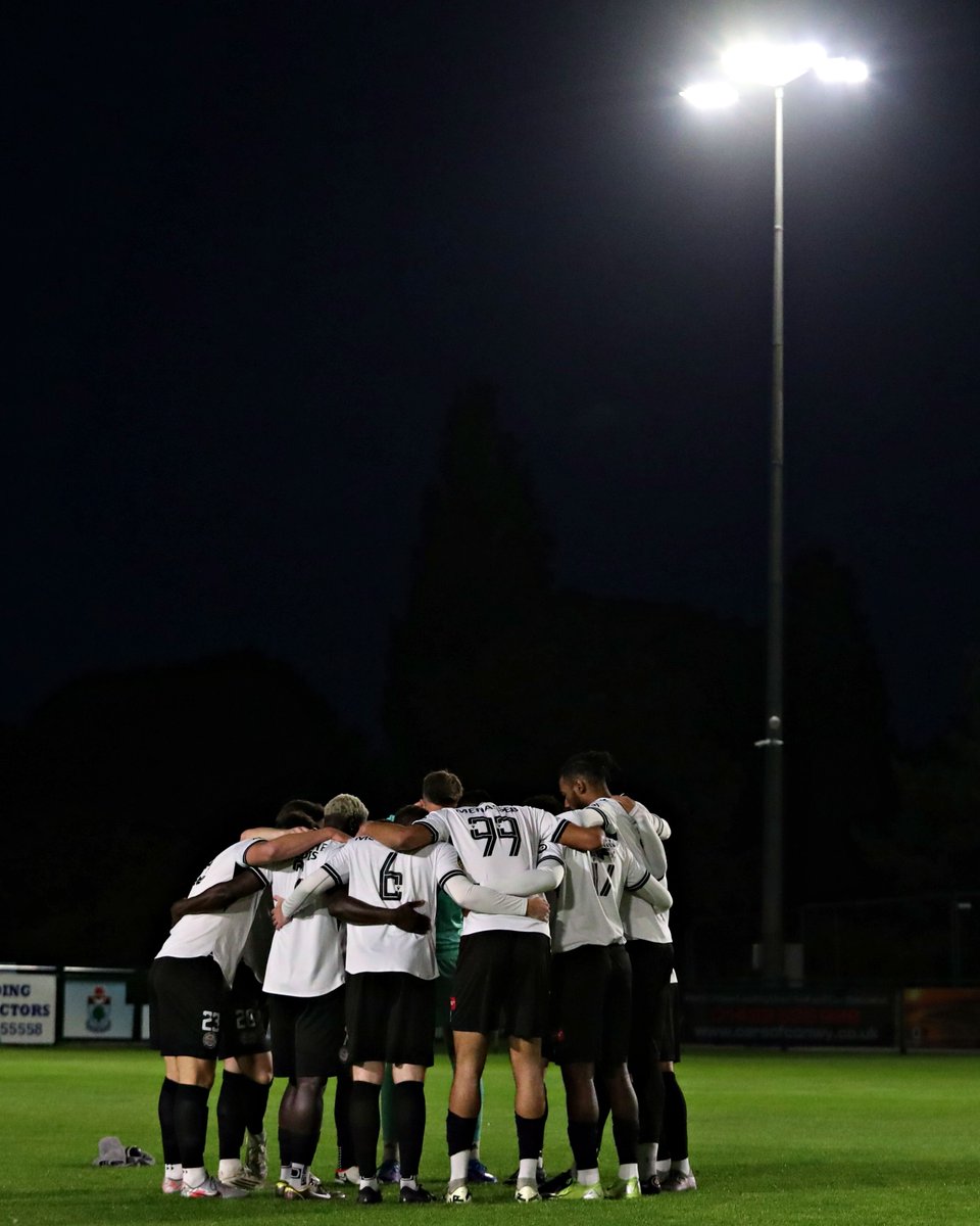Cefnogwch Eich Dre, Eich Clwb yn y gêm enfawr heno ar Faes Tegid! 👊 

Support Your Town, Your Club in tonight's big fixture at Maes Tegid! 👊 

Ticedi/Tickets 👉 buff.ly/DsJDMQC 

#Lakesiders