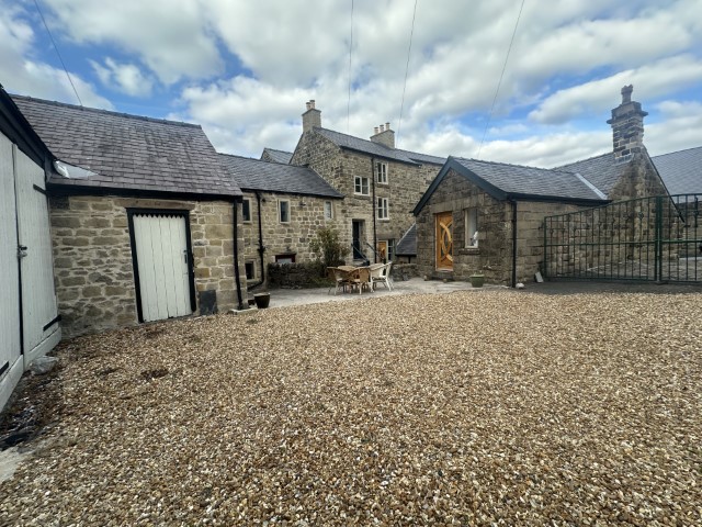 FOR SALE! THE WHITE LION INN, BUXTON: LANDMARK FH FORMER COACHING INN W/RESIDENTIAL PLANNING CONSENT &amp; BOUTIQUE HOTEL POTENTIAL!  PC for thirteen apartments &amp; townhouses. Separation considered. E: C60. Ref: BXMS492 #buxton #peakdistrict #hotelsforsale #developmentproperties