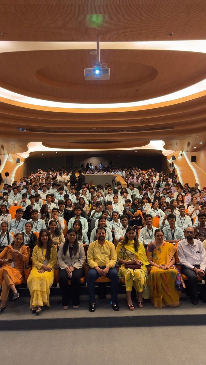 KHILINDIA's tweet image. At #KHIL, we’re proud to inspire future leaders 🌟

Our ED @vishalk82  &amp;amp; Mrs. Aditi Kamat joined @vit_vidyalankar (with @followcii) to share insights on leadership, entrepreneurship &amp;amp; turning ideas into impact with 250+ students.

#VSIT #CII #LeadershipTalk #IdeaToImpact