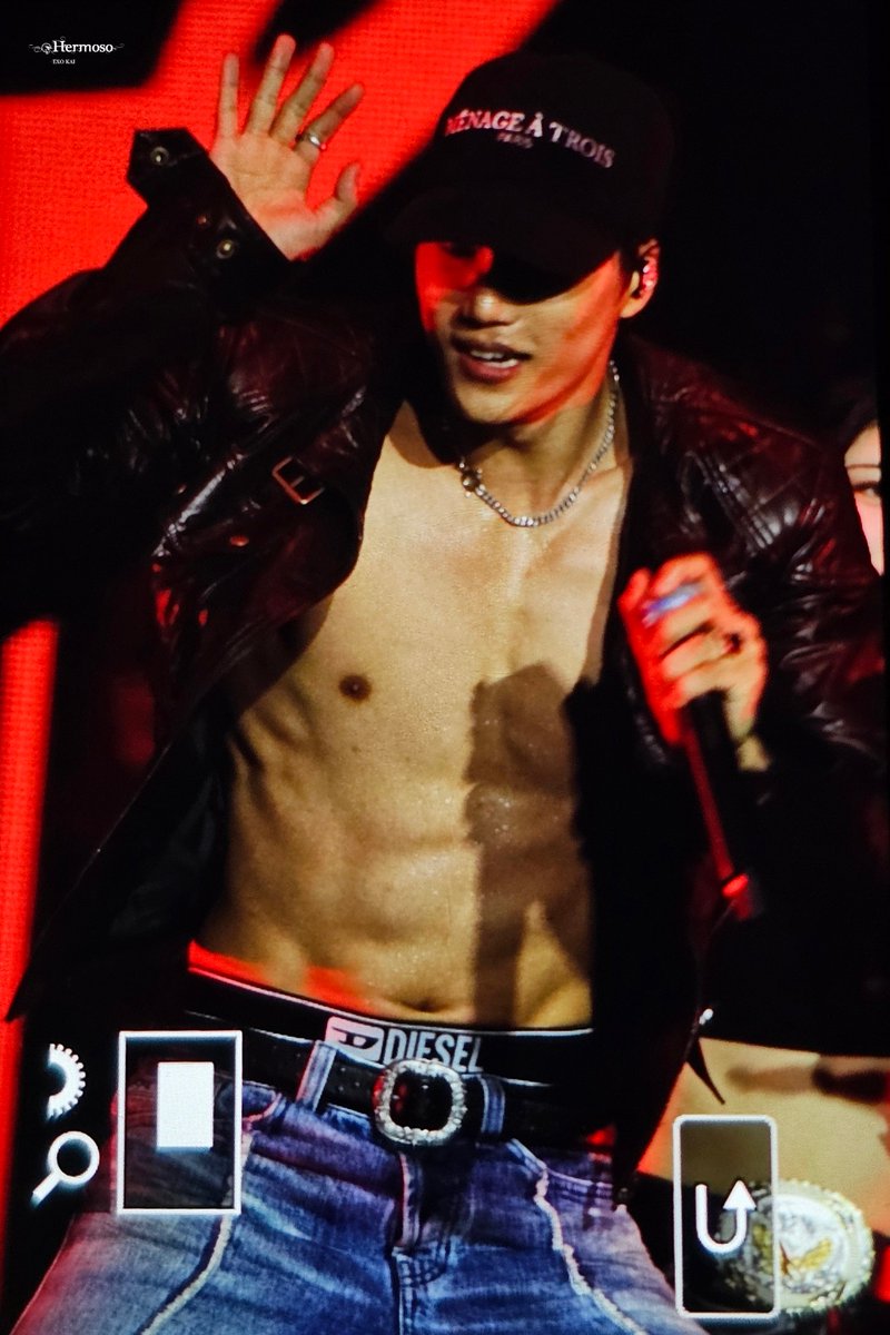 250926 KAION ENCORE DAY1  첫콘

클럽 외 가 카이 솔콘 가면 되는데🤭

#KAI #카이 #엑소카이 #종인 
#KAI_KAION_ENCORE_DAY1
#다시만난_카이온_앙코르