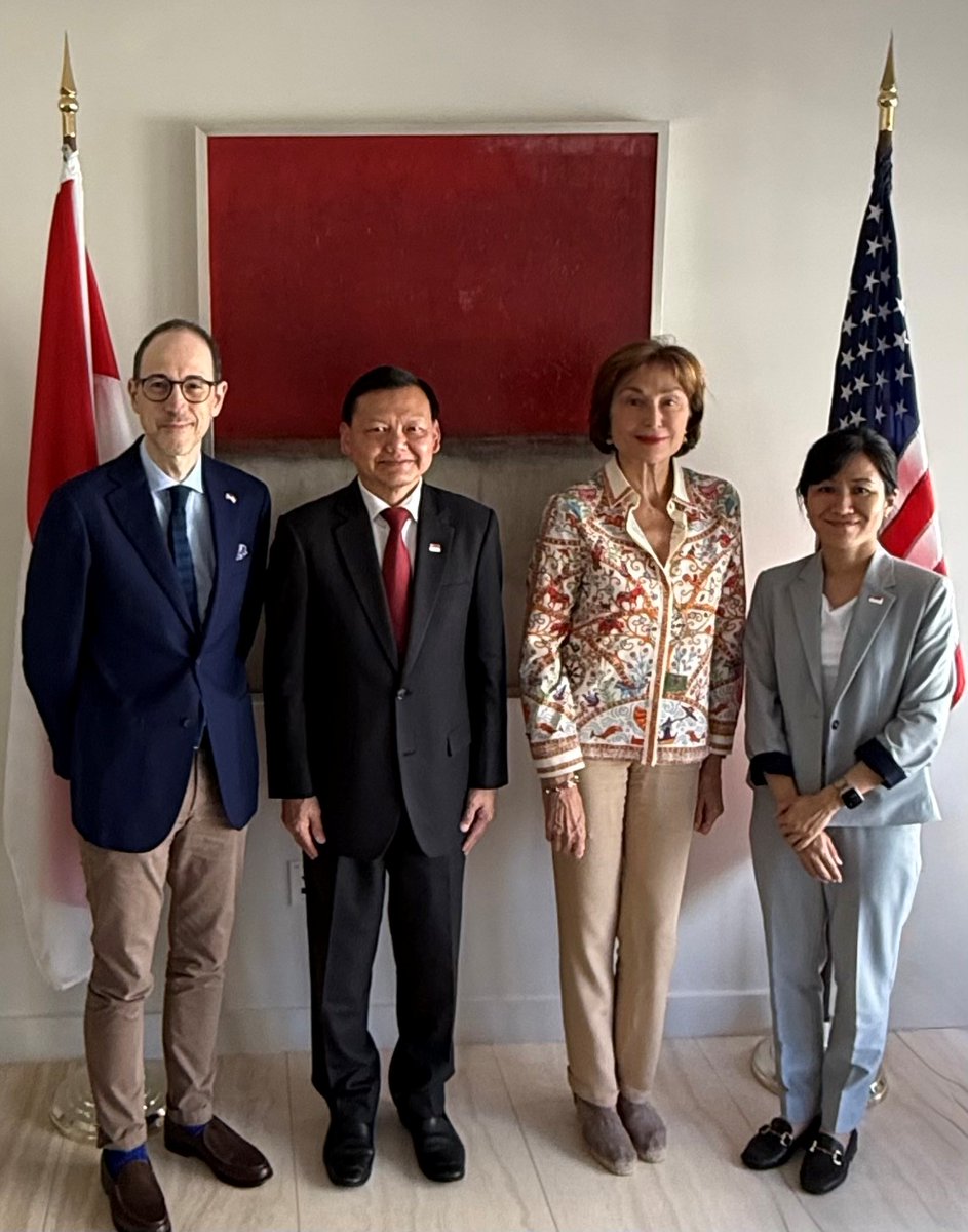 On Sept. 18,  Amb. Maguy Maccario Doyle &amp; DCM Jean-Philippe Bertani welcomed Singapore’s Envoy Yap Ong Heng &amp; Ms. Lau Bee Juan for talks on sustainable transport. The following week at #UNGA80, #Monaco &amp; #Singapore formally established diplomatic ties.  🇸🇬🤝🇲🇨✈️🛳️ 
<a href="/GvtMonaco/">Gouvernement Monaco</a>