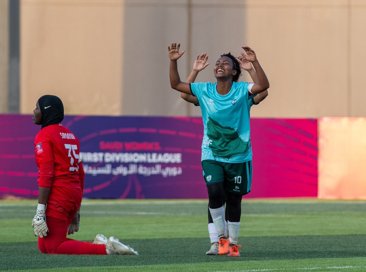 SWLeagues's tweet photo. نـجـمـة جــدة 🟣
بـ 7️⃣ أهداف يكسب النقاط الثلاث! 👏🏼

📸 #دوري_الدرجة_الأولى_للسيدات 🏆 https://t.co/gjJ3jcIUzx