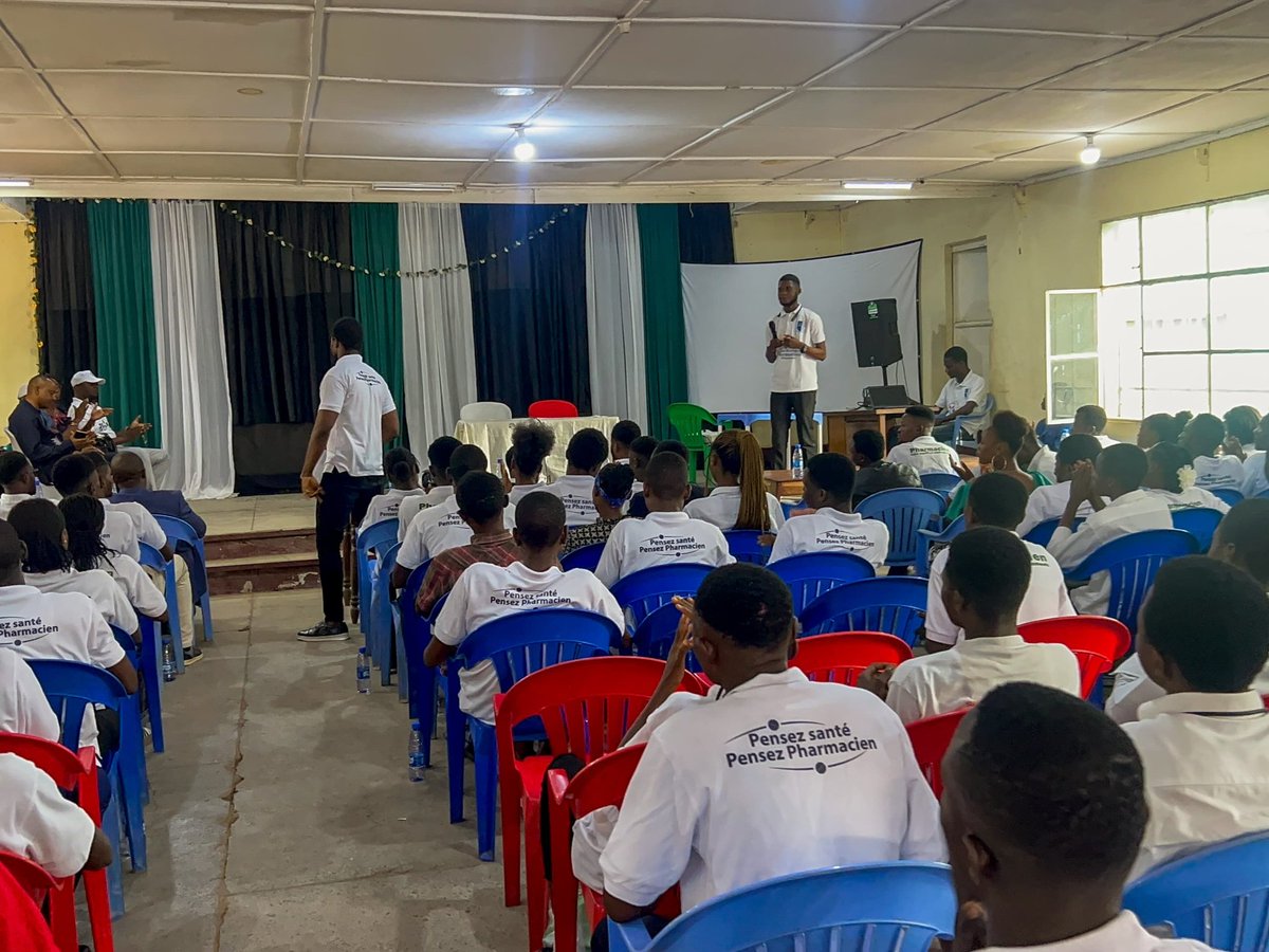 JonasMukamba13's tweet photo. 𝙇𝙚 25 𝙎𝙚𝙥𝙩𝙚𝙢𝙗𝙧𝙚 2025 ! 

Très emblématique comme journée, si mémorable et motivatrice. Hier nous étions assemblés dans la salle polyvalente CARITAS MBUJI-MAYI, pour rendre hommage à tous les pharmaciens du monde et du Congo. UOM, UM, CPOP. K.OR

25/09/2025 https://t.co/GRh3QcgYKH