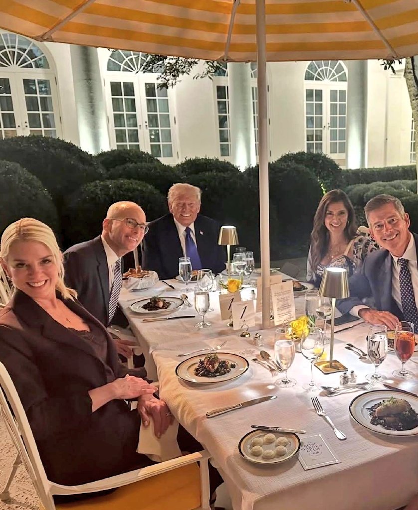 What you see when the gates of hell open...

#WelcomeToHell #Trump #TrumpRegime #EPSTEIN