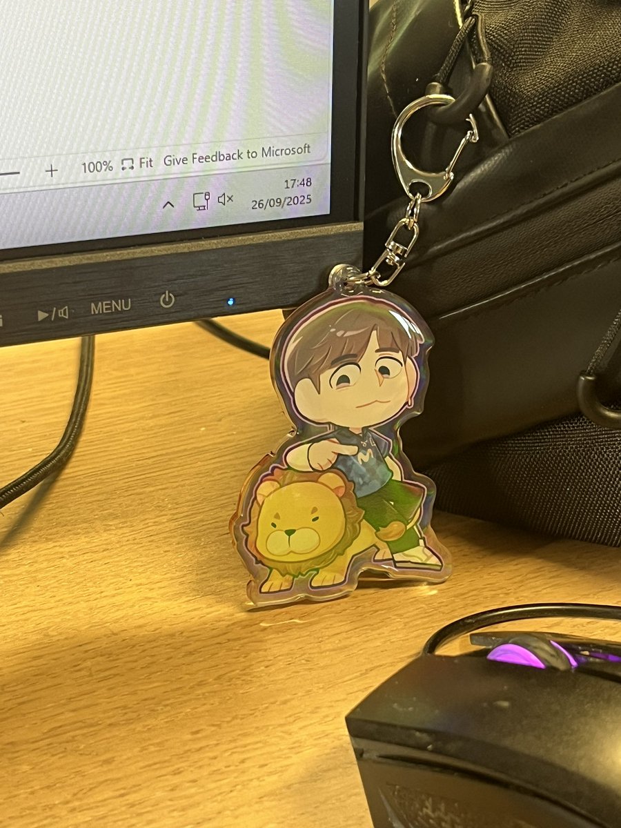 Elyoyi me esta acompañando en clase