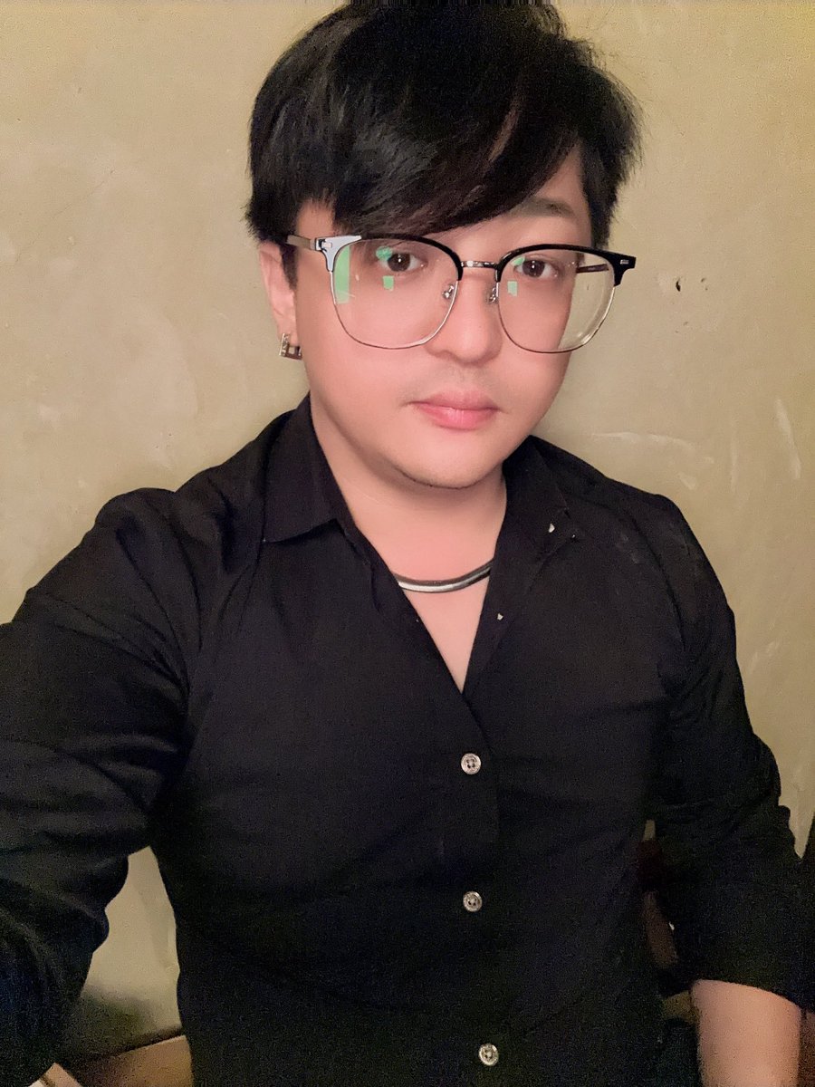 習慣白班的生活
現在眼裡已無光

#沒電