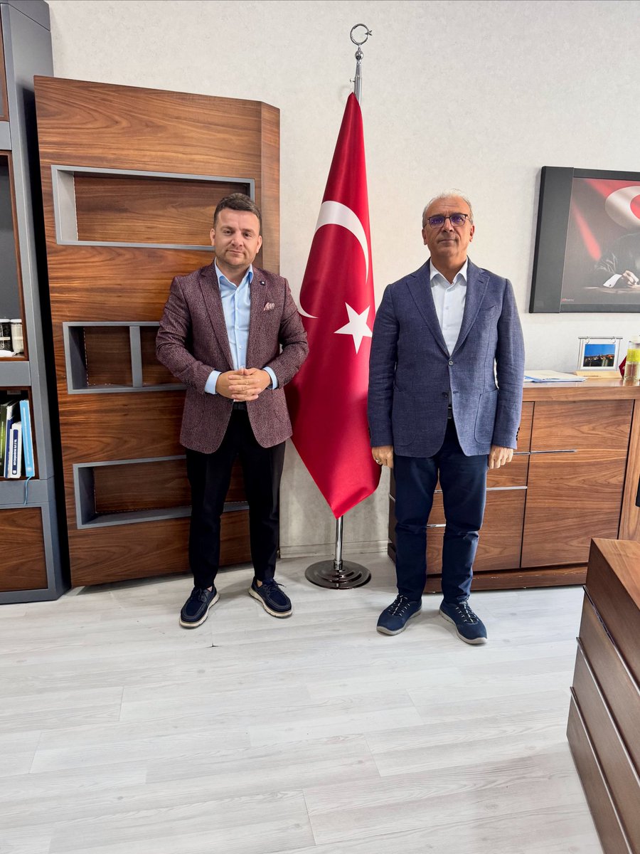 📍 Şanlıurfa 
Sevgi ve Şefkat dolu yüreği kalbi güzel çok kıymetli Şanlıurfa Çevre Şehircilik ve İklim Değişikliği İl Müdürümüz Sn Hüseyin Aras’ı makamında ziyaret ettik. Değerli Müdürümüze Konukseverliğinden dolayı çok teşekkür ediyoruz.
