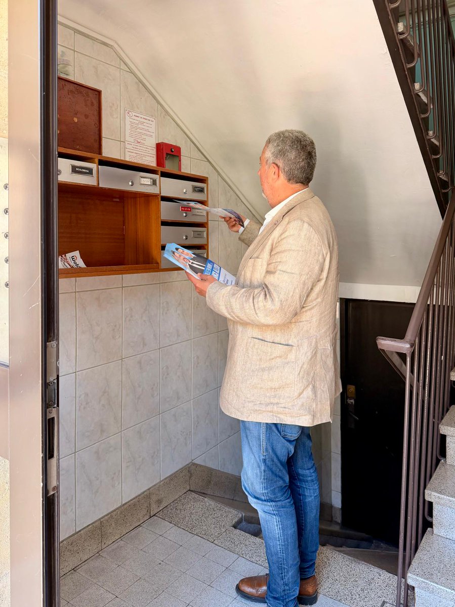 OlivierFayssat's tweet image. 👉 Matinée dans le #9/10 à La Pauline, avec @EleonoreBez, @sophie_arrighi, @Margie13000 et @thomasgensollen

🙄 Je ne sais pas ce qui se passe dans la tête de certains élus, mais une impasse qui dessert 2 #écoles et un #gymnase, + 450 #logements, et on décide de rajouter encore…