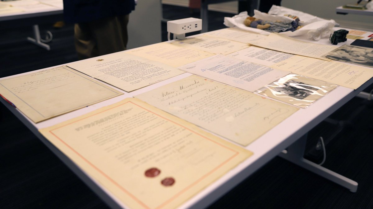 El ministro Alberto van Klaveren, junto a la embajadora ante ONU, Paula Narváez, y el embajador de Chile en EE.UU., Juan Gabriel Valdés, asistió a la ceremonia de traspaso de archivos históricos de Naciones Unidas sobre la dictadura en Chile, que serán donados al <a href="/MuseoMemoriaCL/">Museo de la Memoria y los Derechos Humanos</a>.