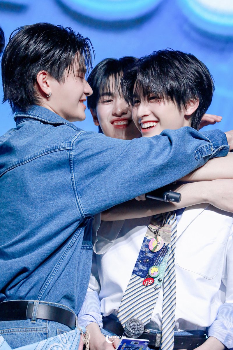 BlueMoon_Ashi's tweet image. หนูรักปะป๊าซาเหมอ

#HappyTHAIchayanonDay
#AAashirakorn #THAIchayanon