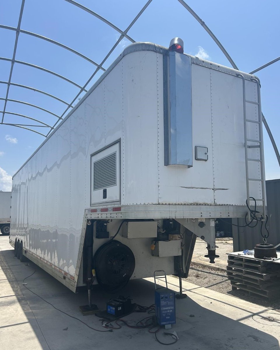 TodayUtility's tweet image. 2011 FEATHERLITE 40 ft FOR SALE! 🏷️

Contact SLB Equipment for details!
📲 Call (888) 752-3123!
📏 40' Length
📌 Bushnell, Florida

See Full Listing HERE! ➡️ ow.ly/Q1K850X0hpZ

#UtilityTrailersToday #TrailerListing #TrailerForSale