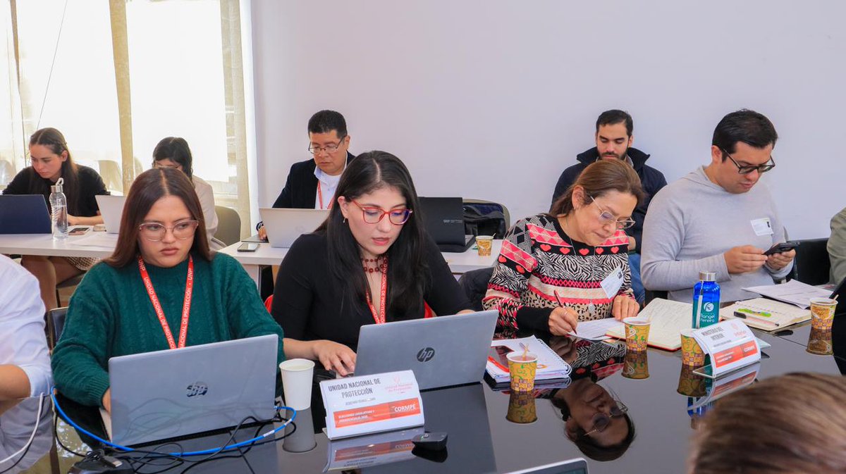 #ConDignidadCumplimos | #AEstaHora el Grupo de Asuntos Electorales del <a href="/MinInterior/">MinInterior Colombia</a>, en articulación con la <a href="/UNPColombia/">Unidad Nacional de Protección, UNP.</a>, lidera el Sexto CORMPE Presidencial, donde se evalúan los riesgos de los precandidatos para garantizar su seguridad rumbo a las #Elecciones2026.