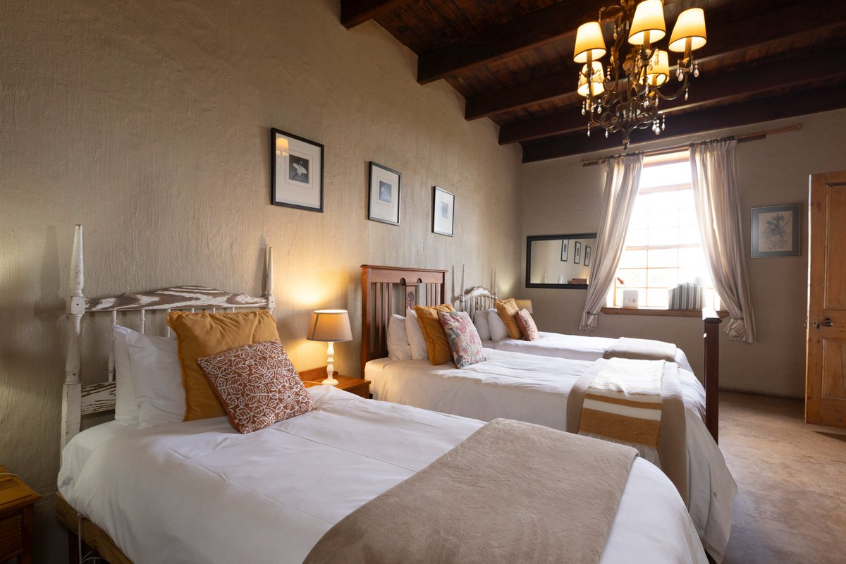 The perfect group getaway? 🌅
Our self-catering farmhouse, Ouma se Huis, is made for comfort &amp; connection.
✔️ 4 bedrooms with 2 bathrooms
✔️ Fully equipped kitchen &amp; entertainment area with fireplace
✔️ Spacious wraparound stoep + enclosed garden
🔗 thalithali.co.za