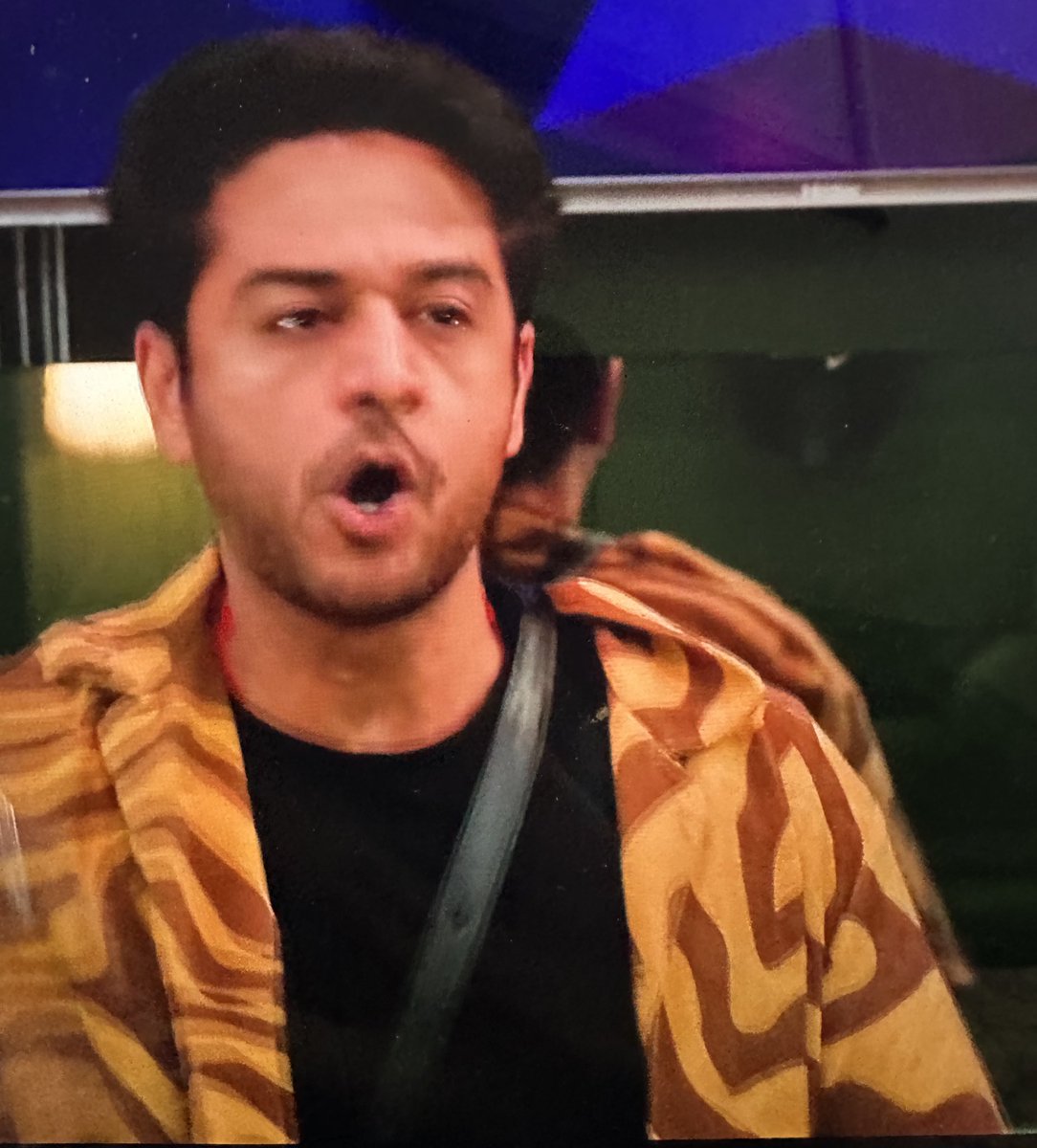 Farhana became the captain even after almost everyone calling her kaleshi n Gaurav lost it even after no one had a word against him 🤔

It’s really surprising not only for Gaurav but many ! 

GK roared after this n destroyed everyone 😡

#GauravKhanna 
#BiggBoss19