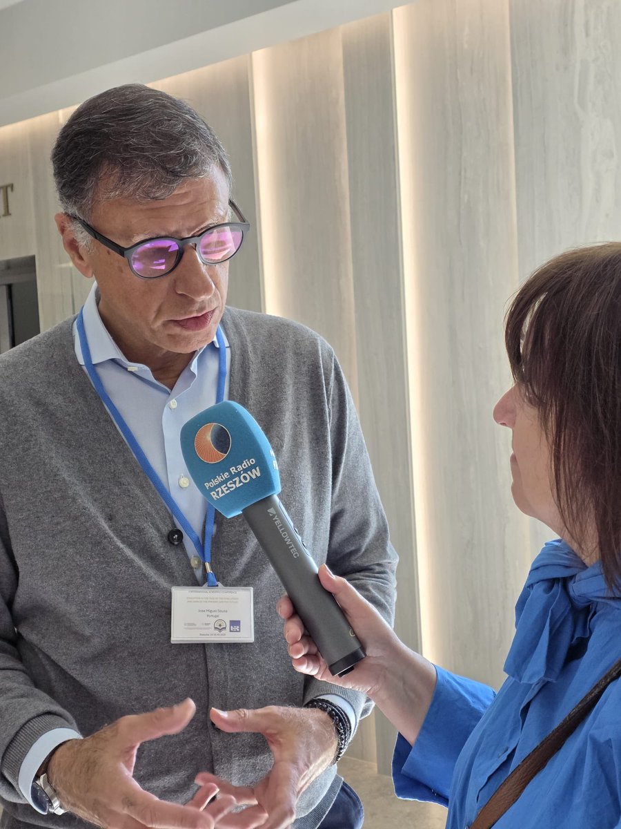 Registo do momento da entrevista para a Rádio local.
Orgulho em falar dos projetos que estamos envolvidos na RAM. ✅ Conference “Education in the Face of the Challenges and Aims of the Present and the Future”: Cooperation Beyond Borders - Education as a Bridge to Global Solutons