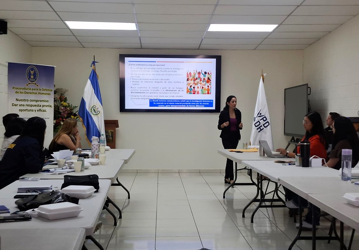 Como parte del #TrabajoConjunto que impulsa la #ProcuradoraDDHH <a href="/RaqueldeGuevara/">Raquel de Guevara</a>, #AdjuntaMujer Elisa Arévalo y equipo técnico de <a href="/ONUMujeres/">ONU Mujeres</a> realizaron una jornada sobre Protocolo para el Abordaje de Casos de Violencia contra las #Mujeres desde las Competencias de la #PDDH.