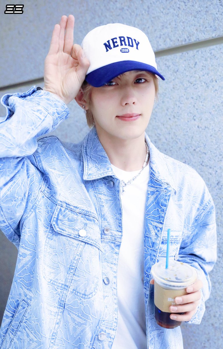 LUCKY33nb's tweet photo. 250826 공항 HQ
어젯밤 많이 먹고 오늘 얼굴 좀부어서 생얼자신 없다고... ...근데 완전 생얼의신 

#후한원 #BOYS2PLANET #보이즈2플래닛 #HUHANWEN  #보플2 #보이즈플래닛2  #胡瀚文 https://t.co/AHm4rBICau