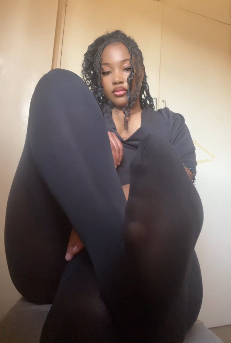 It’s Friday and I want hot sends for my weekend spending 🫰🏽
