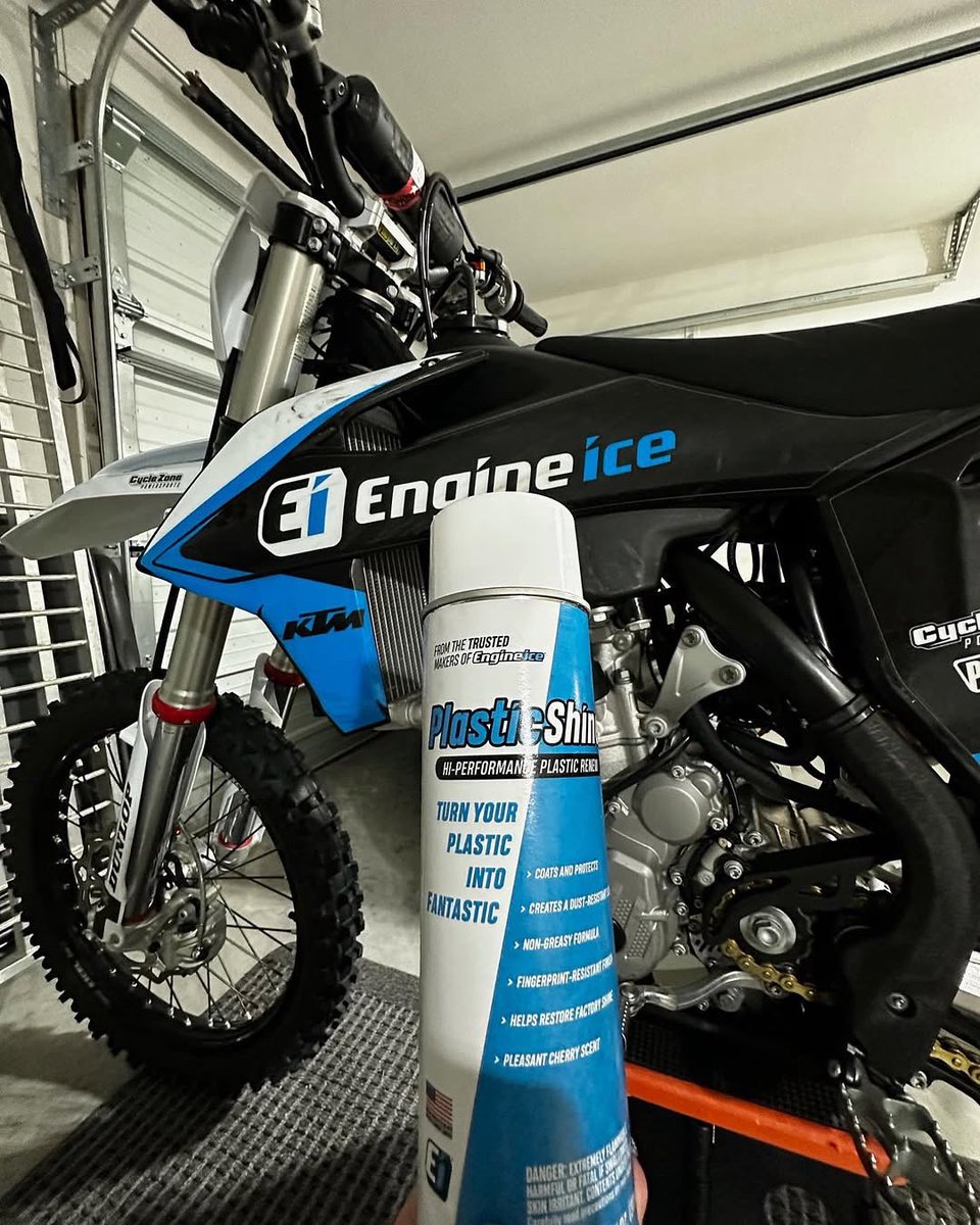 Turn your plastic into fantastic 🔥 

Plastic Shine is the perfect finishing touch to your wash 🫧 

#EngineIce #EngineIceFam