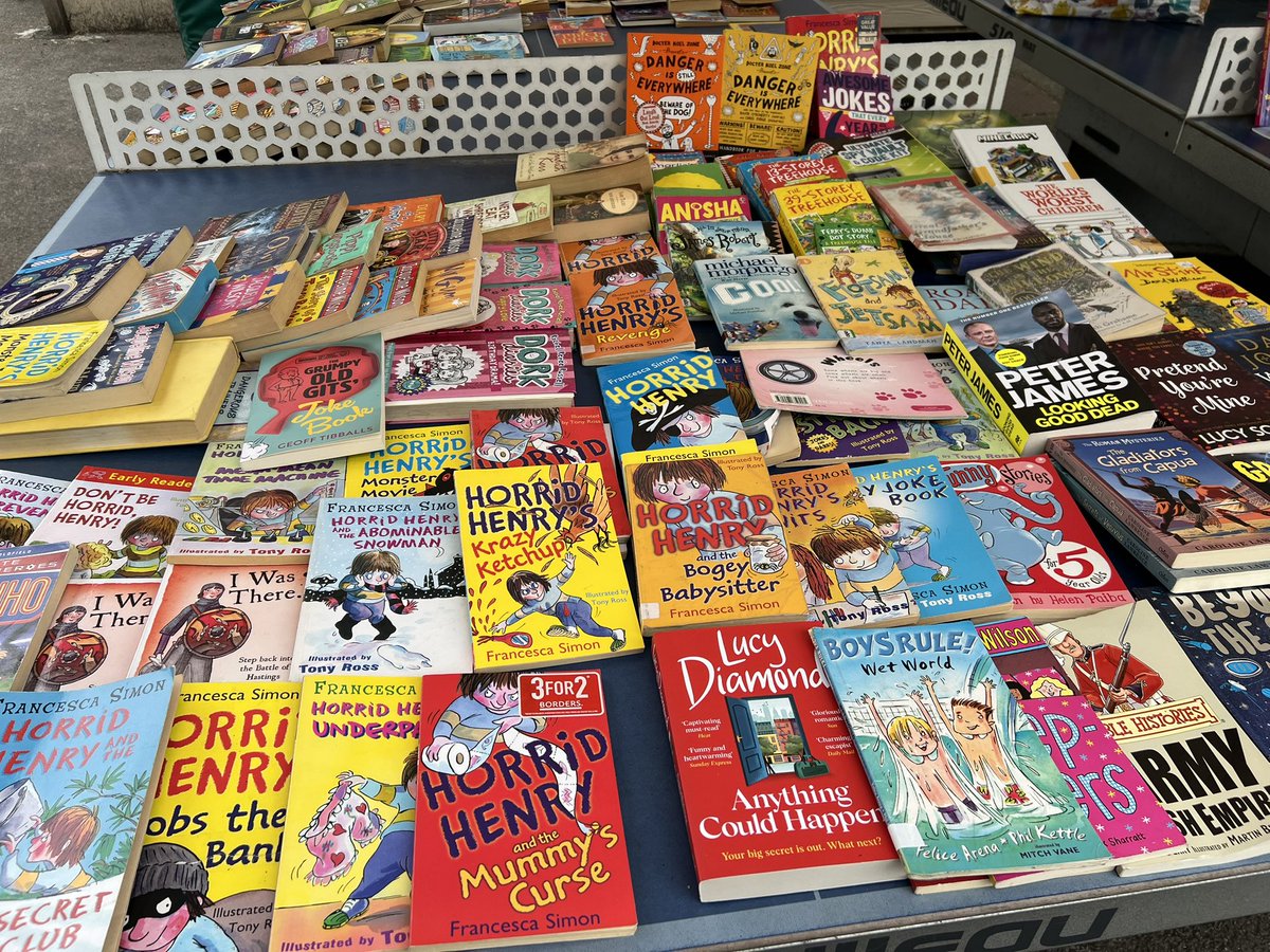 EdwardBethamSch's tweet image. 📚Thank you to everyone who joined our Pre-Loved Books Giveaway! Your support keeps stories alive and the love of reading growing. Happy reading! ✨📖 
#PreLovedBooks #Giveaway #ThankYou