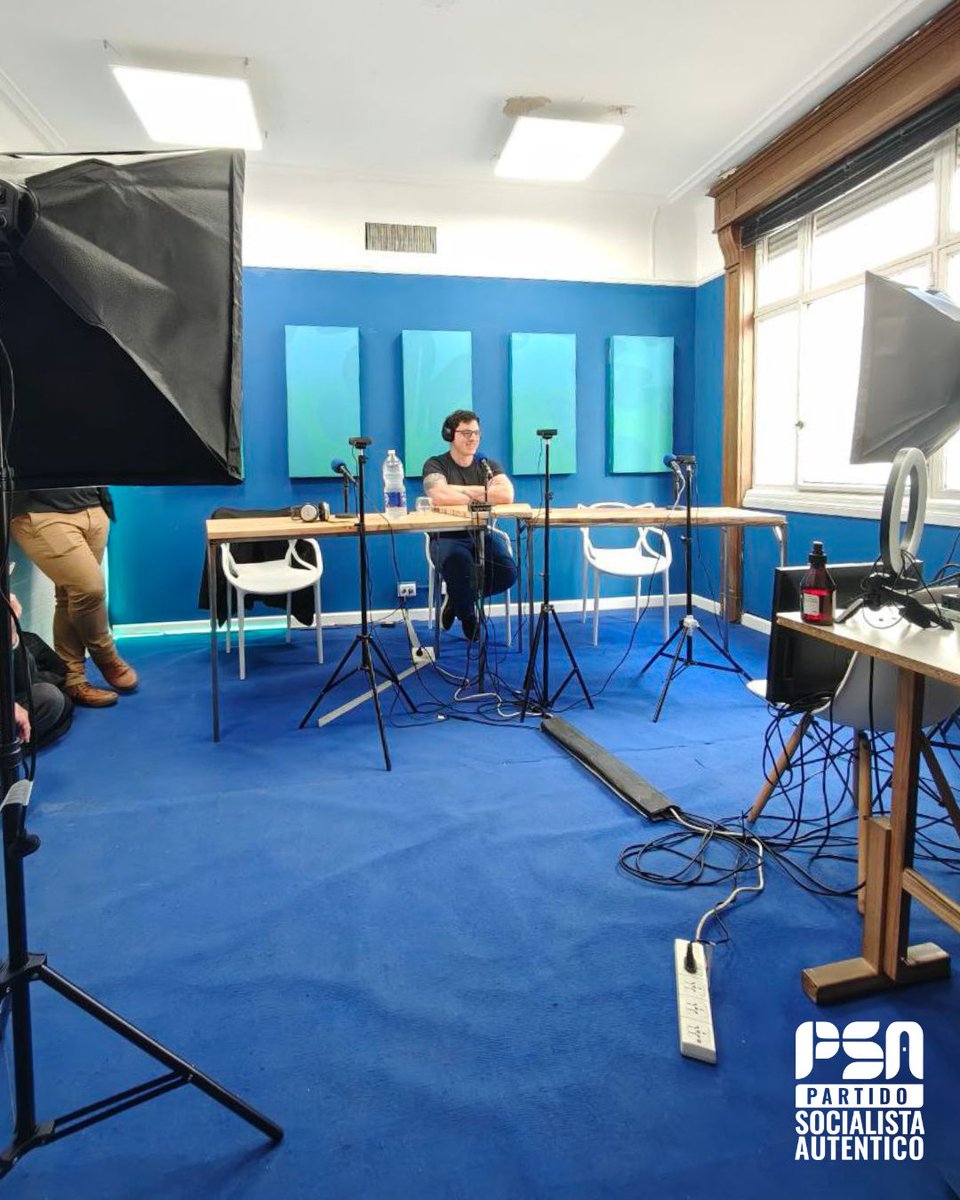 psacaba_ok's tweet photo. 🎙️Grabamos el spot radial de nuestra campaña con @elprofeborda para que se escuche en toda la Ciudad. 

Un ratito del detrás de escena en el estudio👇

Porque creemos que las ideas se construyen con voz propia y que la política debe escucharse clara y transparente. https://t.co/MOjgzQ4Q3d