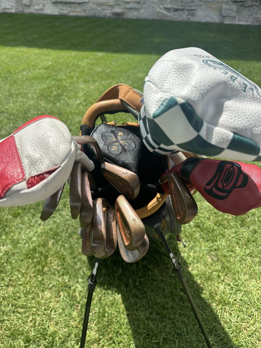 AnnaWalker1689's tweet photo. All set and ready to hit the links. My trusty clubs are looking sharp and I’m ready for a great round today. Let’s see if I can make some memorable shots ⛳️ https://t.co/tPasm5cIyH