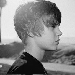 earth_tracker's tweet image. Justin Bieber        Justin Bieber
(2009)                     (2025)