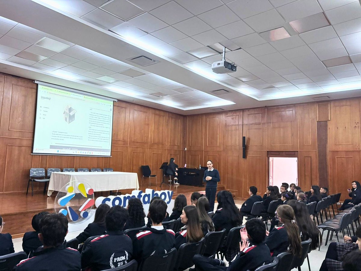 El pasado 25 de septiembre vivimos una tarde mágica con la Conferencia-Taller “Cuentos de Tomás”, dirigida por el coach literario Daniel Marmolejo, para estudiantes de 8 a 12 años del Colegio Abraham Lincoln en Tunja. 
Descubre todos los detalles aquí 👉 comfaboy.org/25-09-26-bibli…