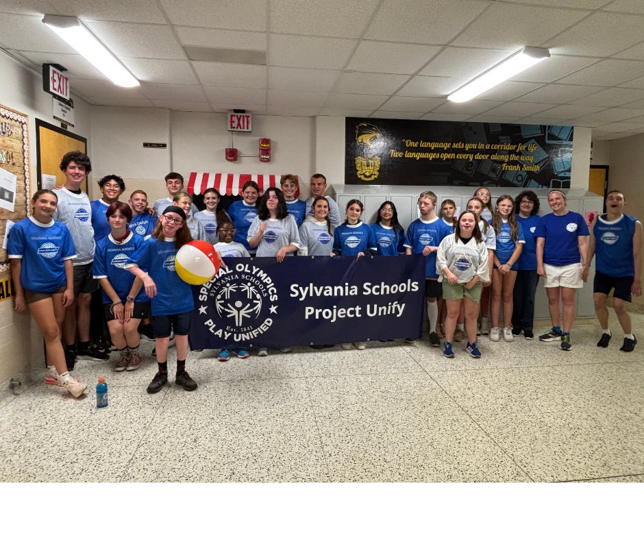 SylProjectUnify's tweet image. We had a fantastic night at our Project Unify volleyball game. Congratulations to our athletes; you were wonderful. As always, thanks to our schools, teams, and communities for always supporting us. We look forward to starting soccer practice on Wednesday!