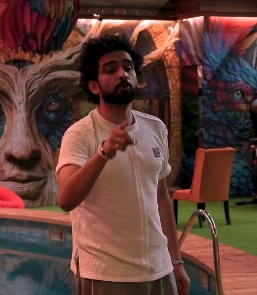 BiggBossDude's tweet photo. the DIRTIEST player of bigg boss 19. no doubt. and also work-in-progress to become one of the dirtiest players in BB history: mr. #AmaalMallik.

#BB19 • #BiggBoss19 https://t.co/dXx5JxIIGi