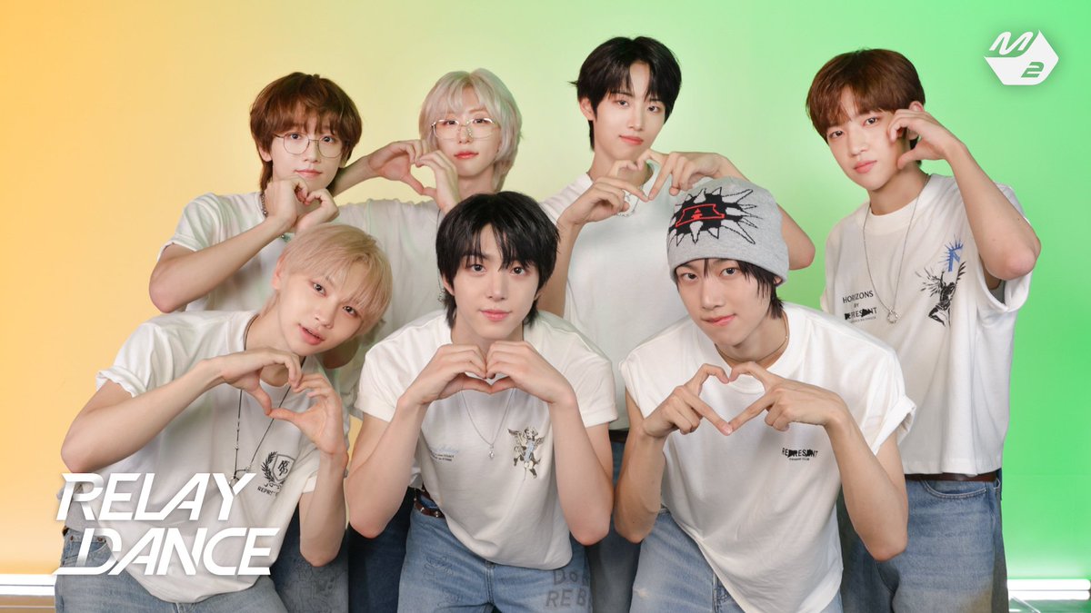 Yongxoon's tweet image. Kami kembali dengan cahaya debut resmi yang gemilang, menghadirkan relay dance yang memadukan putih dan denim, paduan klasik yang tak lekang. Saksikan rekaman istimewa di youtu.be/5JvwTMllquo dan biarkan setiap gerak kami menjelma kilau yang abadi.