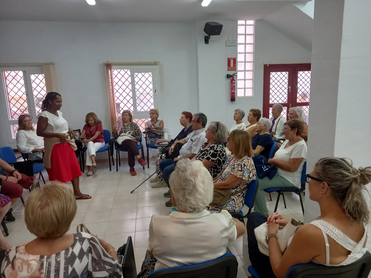 Comunicar en Red prosigue su formación esta semana con sendos talleres en <a href="/malaga_este/">Distrito 2 Málaga Este</a>  y <a href="/DTOCHURRIANA/">CHURRIANA</a> . ¡Una gran respuesta 🙎‍♀️🙎‍♂️🙋🙋‍♂️! Siempre en la lucha contra la desinformación y stopbulos. Teresa Ekobo y Juan Alberto Gómez como 👨‍🏫👩‍🏫
💪 <a href="/aprensamalaga/">Asociación de la Prensa de Málaga</a> 
Con el apoyo <a href="/malaga/">Ciudad de Málaga</a>