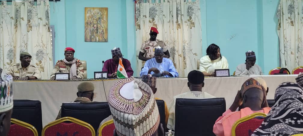 PnudNiger's tweet image. 🎣#Diffa: un atelier de concertat° réunit les acteurs de la pêche pour co-construire un plan intégré de dévelopment de la filière.

En appui à la souveraineté alimentaire,@PnudNiger accompagne l’élaborat° de ce PDI, qui servira de cadre de référence commun à tous les partenaires.