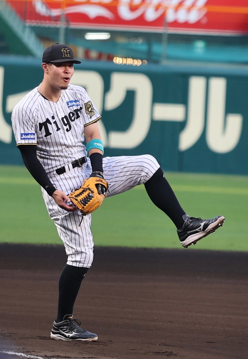 佐藤 2090 通勤も週末もOK、大人のための黒スニーカー完全ガイド（前