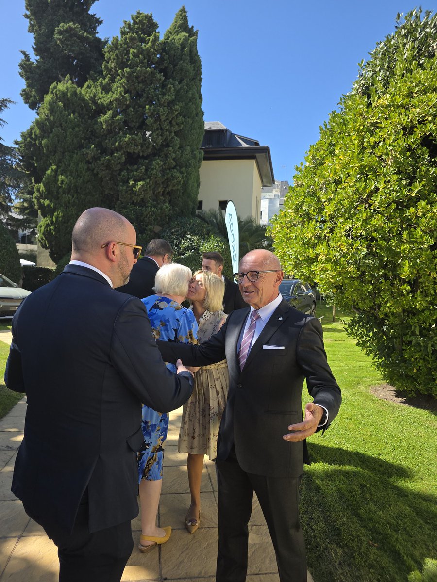 LiborSecka's tweet image. National holiday reception 
#Madrid. Happy to celebrate with so many good friends wishing to extinguish fires and to build bridges. 
@CzechEmbMadrid