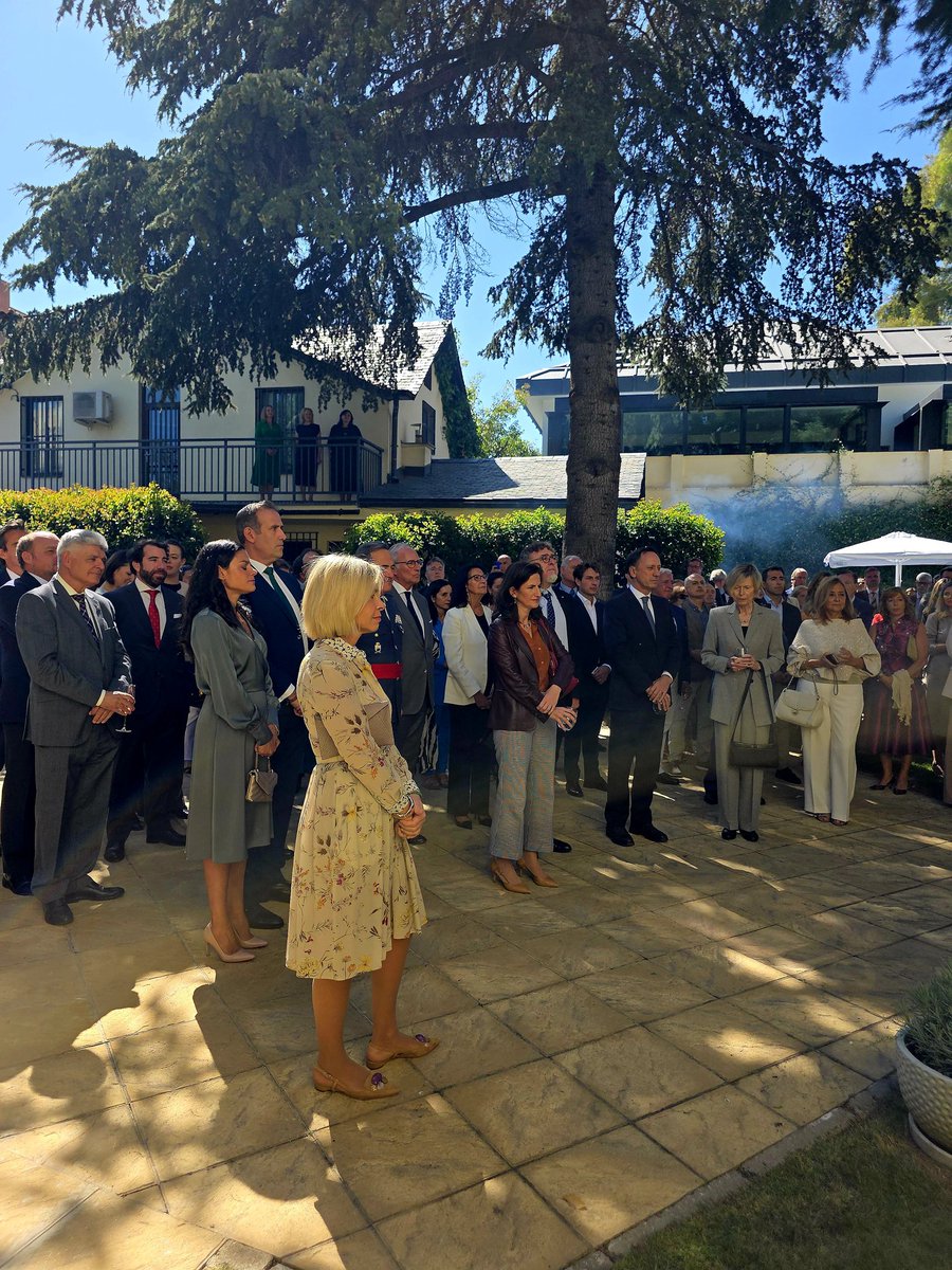LiborSecka's tweet image. National holiday reception 
#Madrid. Happy to celebrate with so many good friends wishing to extinguish fires and to build bridges. 
@CzechEmbMadrid