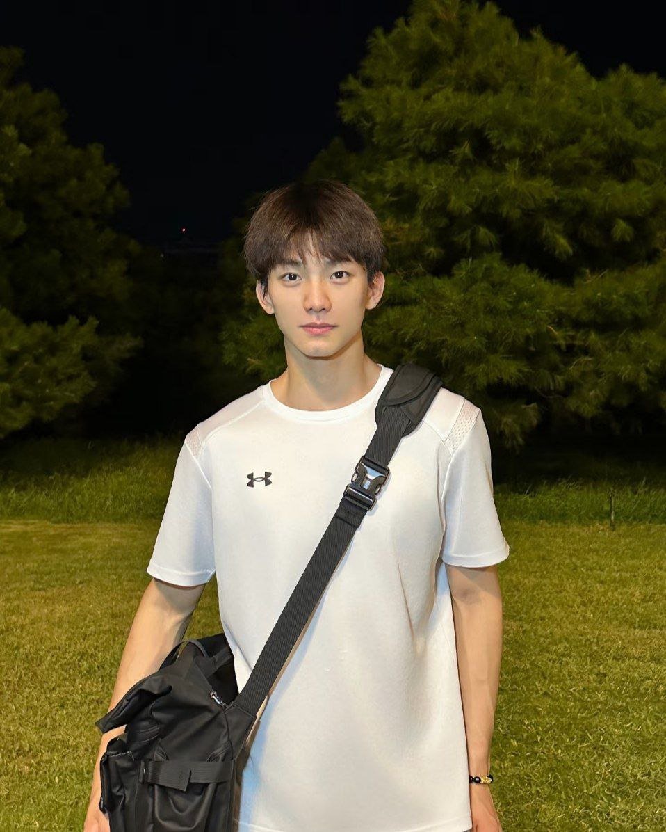爱健身的小男孩 tweet media