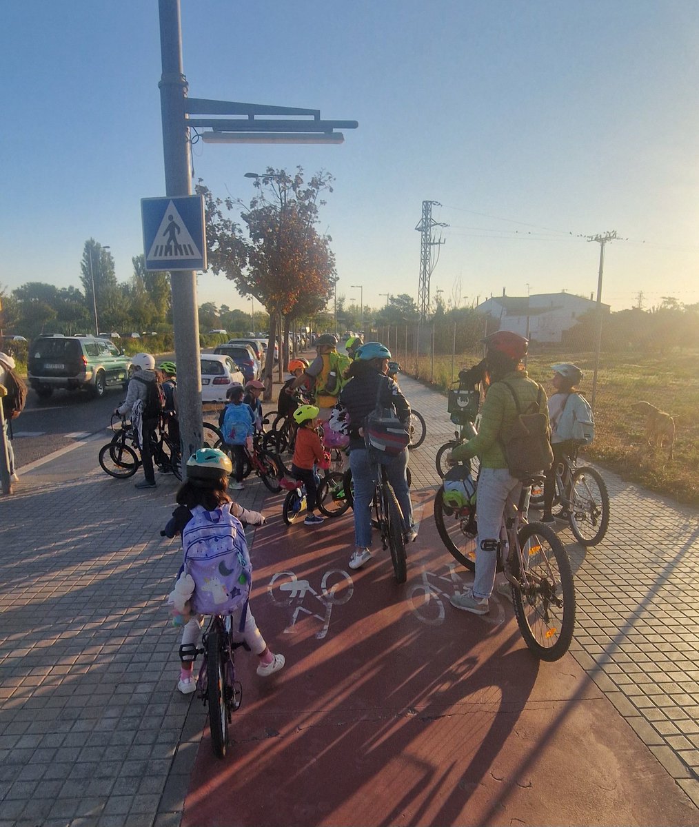 Anem en bicibús a l'escola Espiga de Lleida, però també hi  tornem. I aquest punt sr. <a href="/flarrosa/">Fèlix Larrosa</a> és una merda (sense pal·liatius). A veure si la <a href="/paerialleida/">Ajuntament de Lleida</a> fa alguna cosa aviat que portem 6 cursos esperant