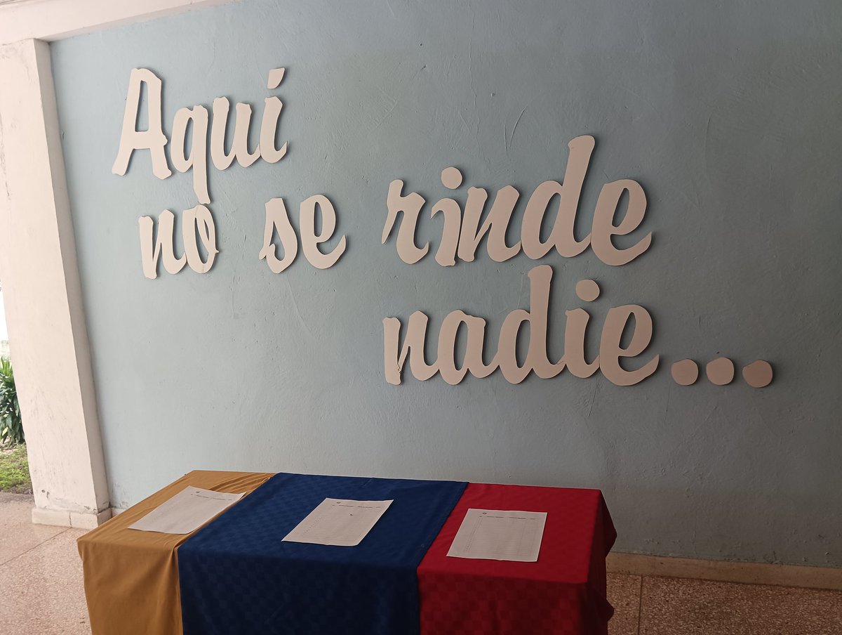 Venezuela no está sola, #Cuba está con ella.
<a href="/DiazCanelB/">Miguel Díaz-Canel Bermúdez</a>
<a href="/DrRobertoMOjeda/">Dr. Roberto Morales Ojeda</a>