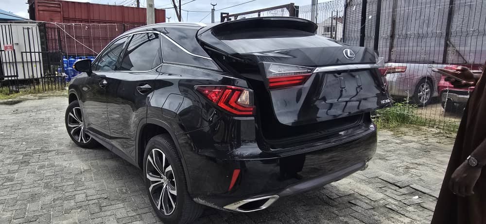 WatchmanAuto's tweet image. 2016 Lexus RX 350 Toks 

 - With 360 Degree Aerial View Camera
- Navigation System 
- ⁠8 Speed Automatic Transmission 
- ⁠Forward Collision Sensor
- ⁠Steering Lane keep Assist Equipped
- ⁠Day Light Running Headlamps
- Keyless Thumb Start
- Price #55M only