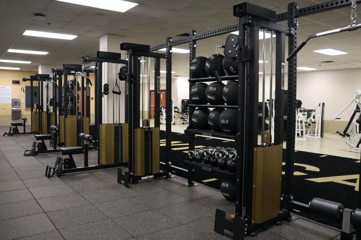 DFSGetEquipped's tweet image. A massive transformation for Jasper High School in Indiana! From the Ecore custom Ultra Tile and turf to their  Dynamic double half racks and a full lineup of TAG gear, this facility is built for champions. 

Ready to elevate your school&apos;s athletic program? Get in touch!