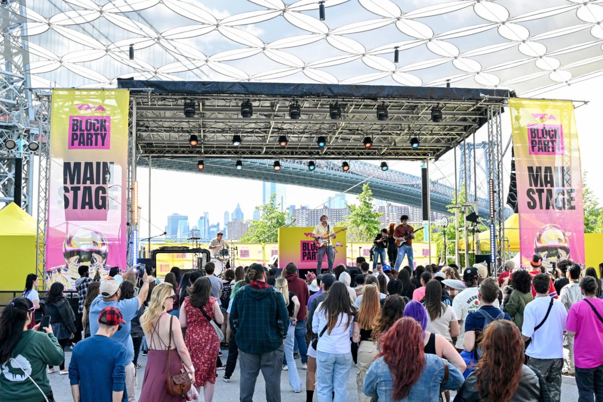 Loved being a part of the <a href="/MTV/">MTV</a> @VMAs Block Party at Domino Park in Brooklyn 🔊📷 Always grateful to work with brands that know how to turn it up! 📷#crossfireproav #eventproduction #mobilestage #AVproduction #nycevents 

📷 @mtv