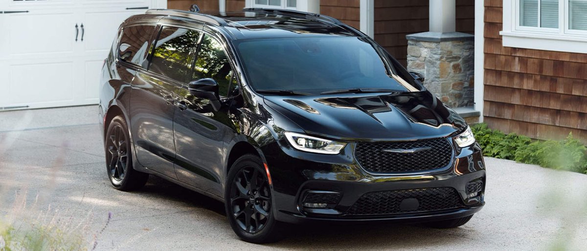 Looking for the perfect after-school vehicle? You’ll fall in love with the Chrysler Pacifica! 📚 Take a look at our new inventory today.

🔗 tinyurl.com/yc7wp8na