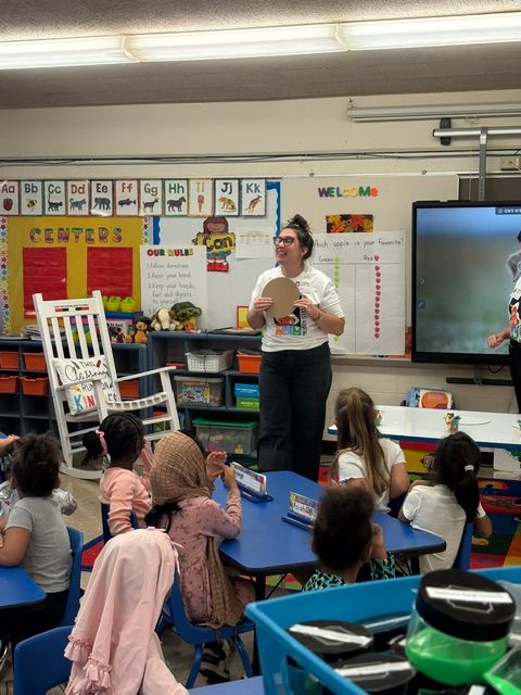 DDReading's tweet image. Happy Ohio Tech Day! Daily Dose of Reading is so excited to participate at Douglas MacArthur Girls' Leadership Academy! Go Monarchs! #TalkSingReadPlay......everyday!