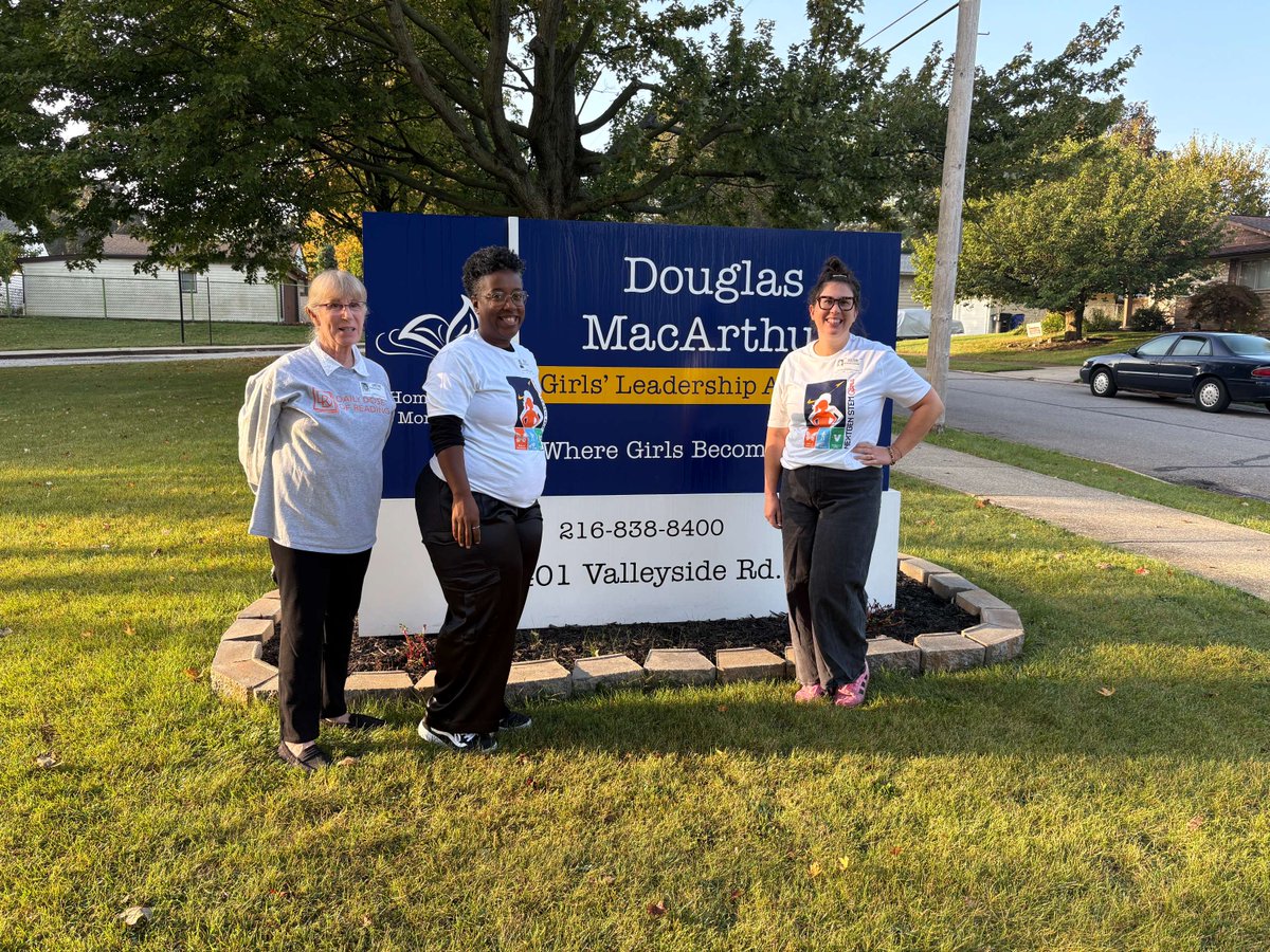 DDReading's tweet image. Happy Ohio Tech Day! Daily Dose of Reading is so excited to participate at Douglas MacArthur Girls' Leadership Academy! Go Monarchs! #TalkSingReadPlay......everyday!