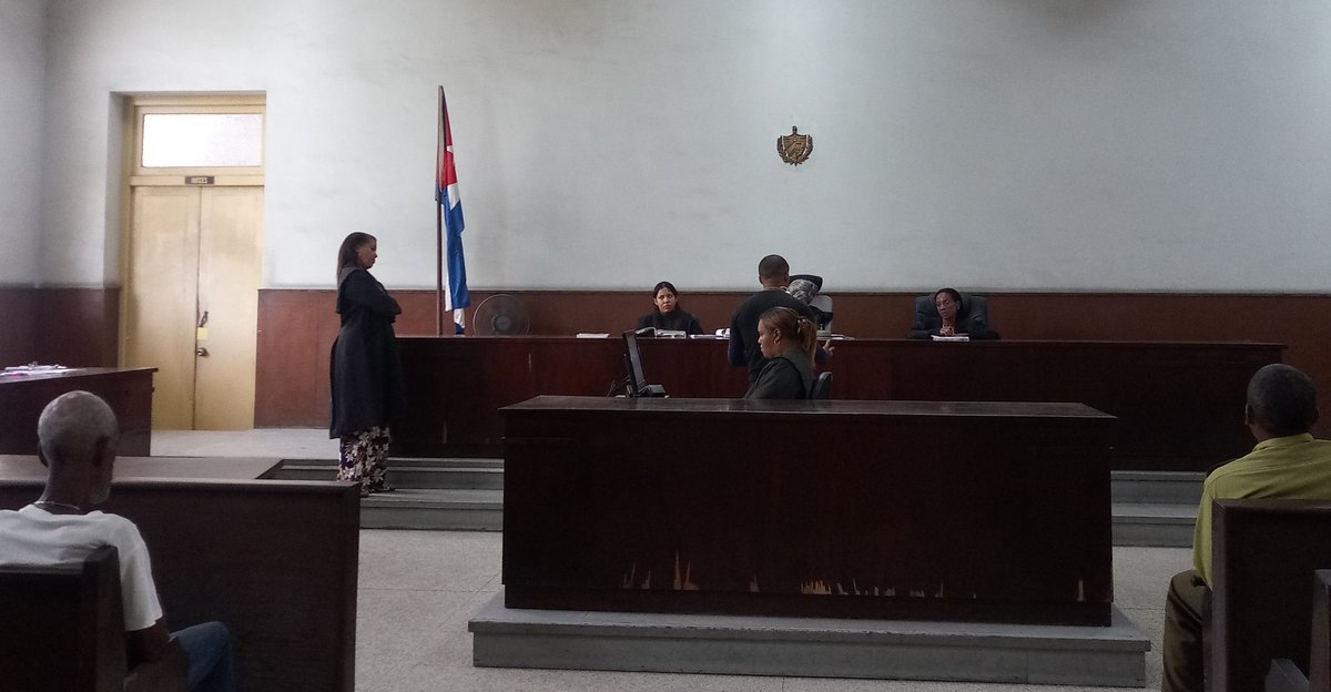 #Hoy en la Sala de los Delitos de la Seguridad del Estado, en función de lo Penal, se realizaron dos juicios ejemplarizantes por el tráfico de drogas ilícitas, en los cuales se juzgaron a seis acusados.

#ToleranciaCero
#SantiagoDeCuba
#NiUnPasoAtrás
#Cuba